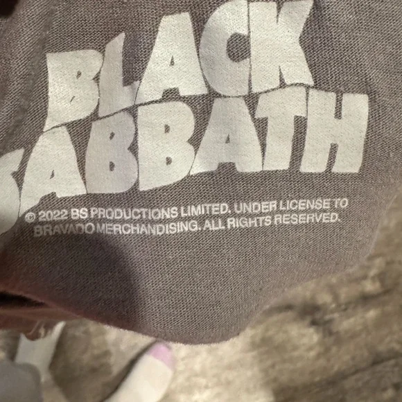 Black Sabbath Gray Graphic T-Shirt fits men’s medium no tag C - Picture 5 of 5